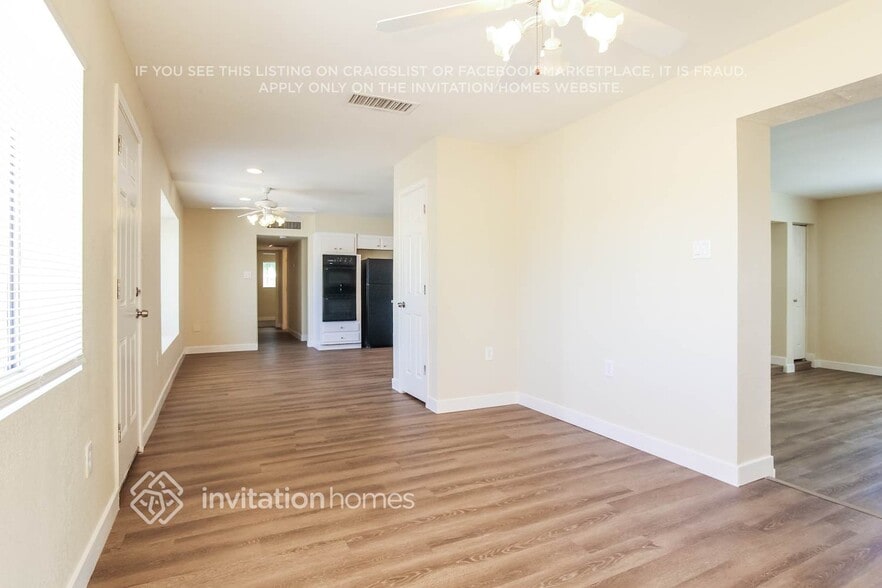 Building Photo - 5410 N 64th Dr