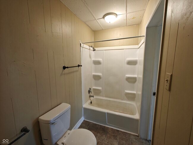 Building Photo - 617 W Franklin St