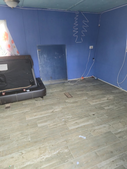 Building Photo - 1075 Sweeten Creek Rd