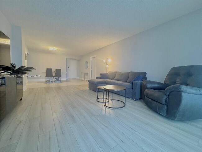 Building Photo - 3800 S Ocean Dr