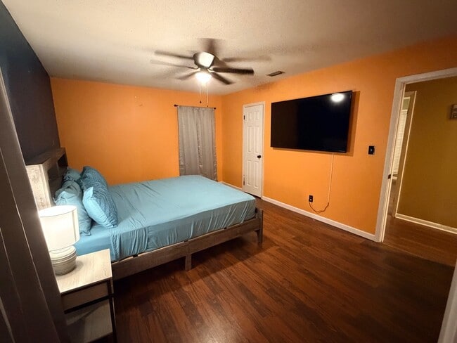 Building Photo - 4709 Michelle St