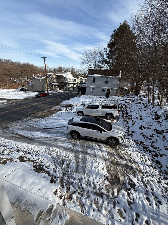 Building Photo - 1136 S Main St