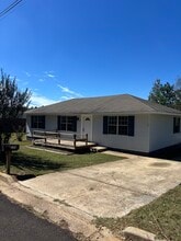 Building Photo - 170 Colonial Cir