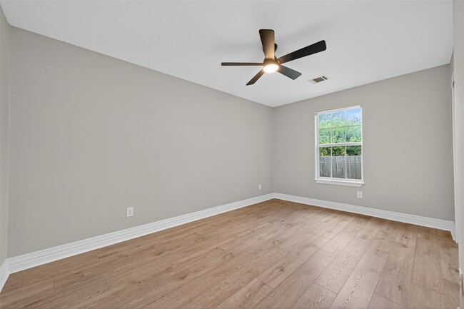 Building Photo - 2509 Moreau St