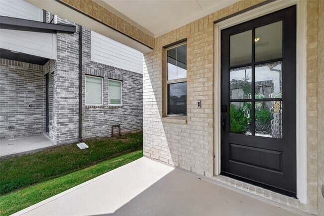 Building Photo - 7327 Blue Gentiana Ln