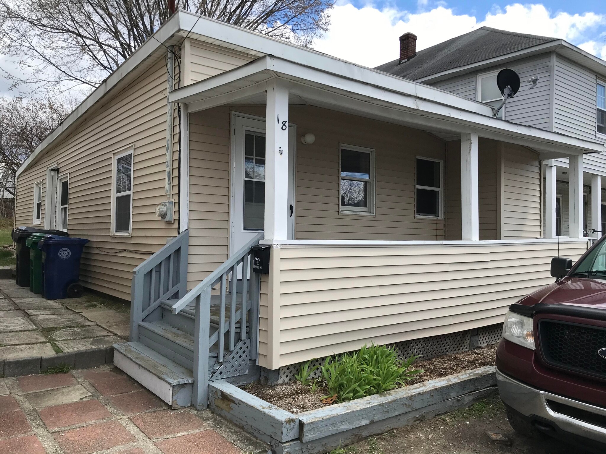 Front of house, with lovely little front porch - 18 Hewett St