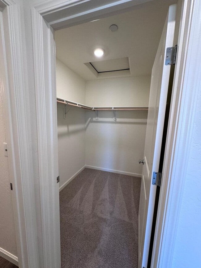 Building Photo - Beautiful new home with solar for rent in ...