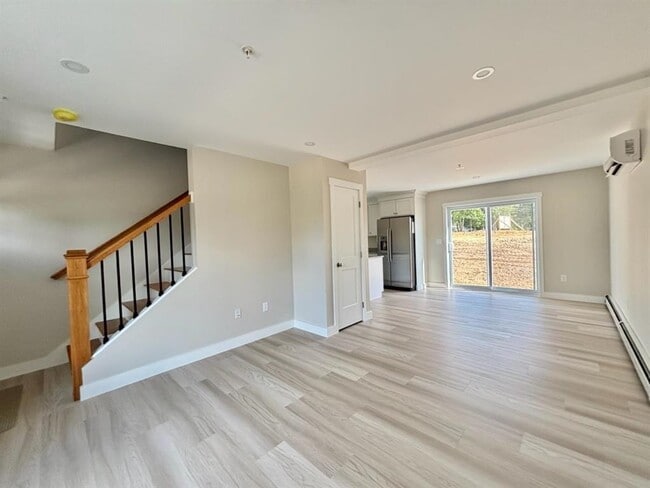 Building Photo - 2 Valley Creek Ln