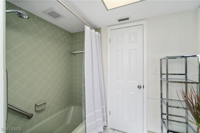 Building Photo - 1411 Whiskey Creek Dr