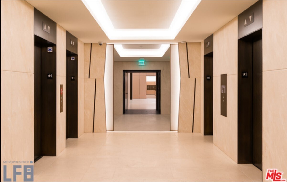 Building Photo - 889 Francisco St