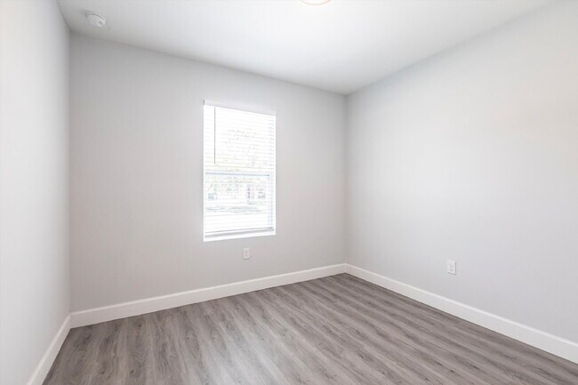 Building Photo - BRAND NEW Construction, 3 bed / 2 bath Ren...