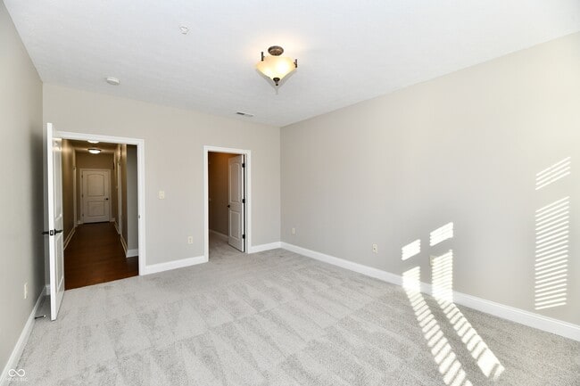 Building Photo - 8555 One W Dr