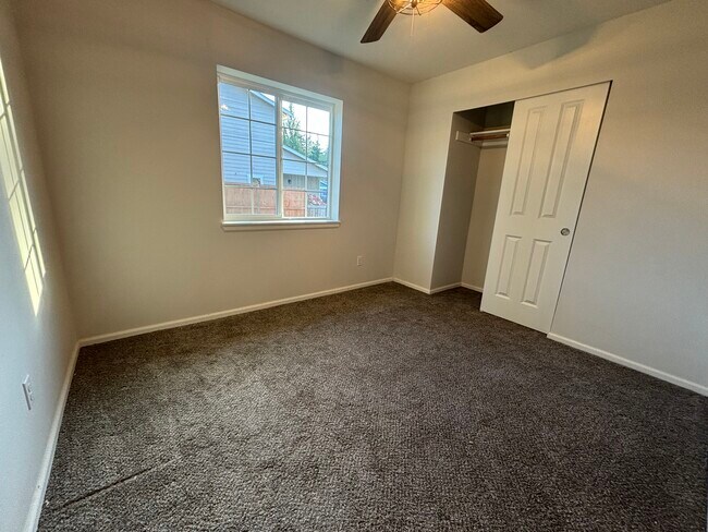 Building Photo - 7796 Kildare Loop NW