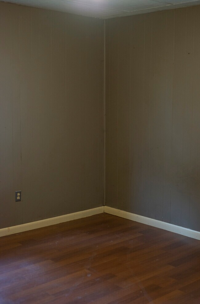 Building Photo - 321 E Washington St