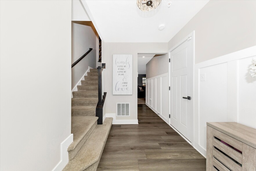 Building Photo - 166 Drydock Way