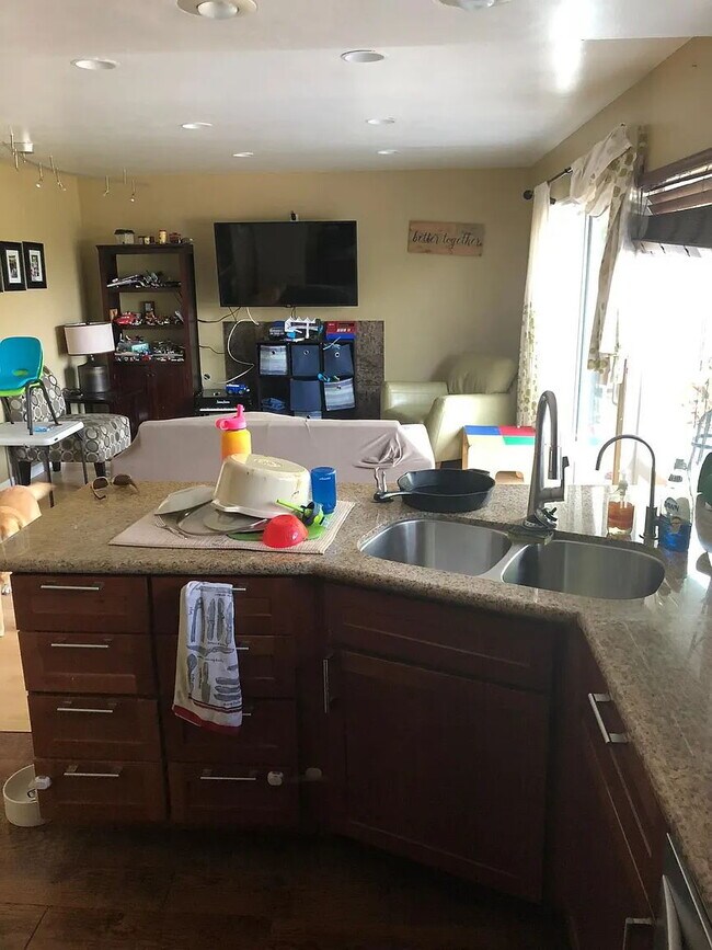 Building Photo - NO MIN CREDIT SCORE REQUIRED, BK OKAY, PAS...