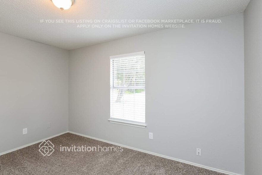 Building Photo - 627 Plainview Dr