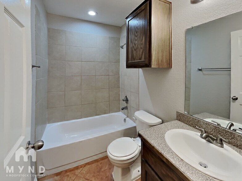 Building Photo - 230 Walnut Bend Rd