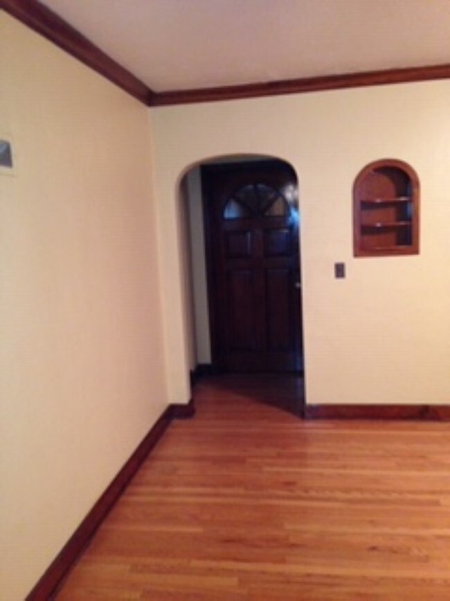 Building Photo - 2326 Scott St