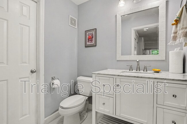 Building Photo - 1021 Brighthurst Dr