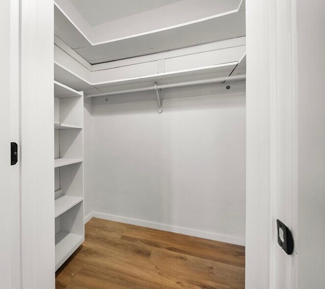 Building Photo - 2411 Biscayne Blvd