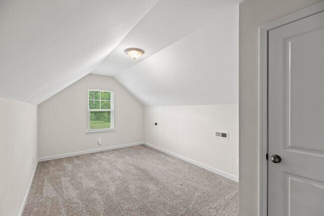 Building Photo - 514 Isaac Br Dr