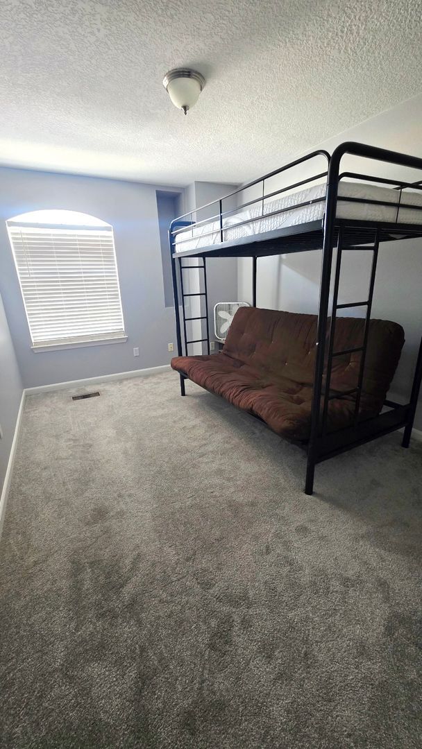 Building Photo - Spacious Northeast Heights Townhome for Rent!