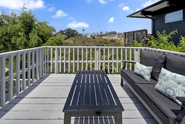 Building Photo - 1072 Johnson Ave