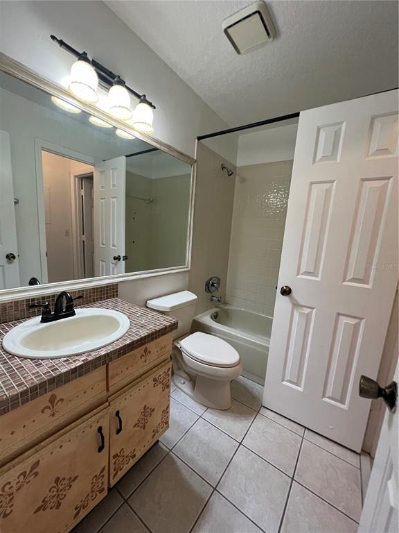 Building Photo - 605 Youngstown Pkwy