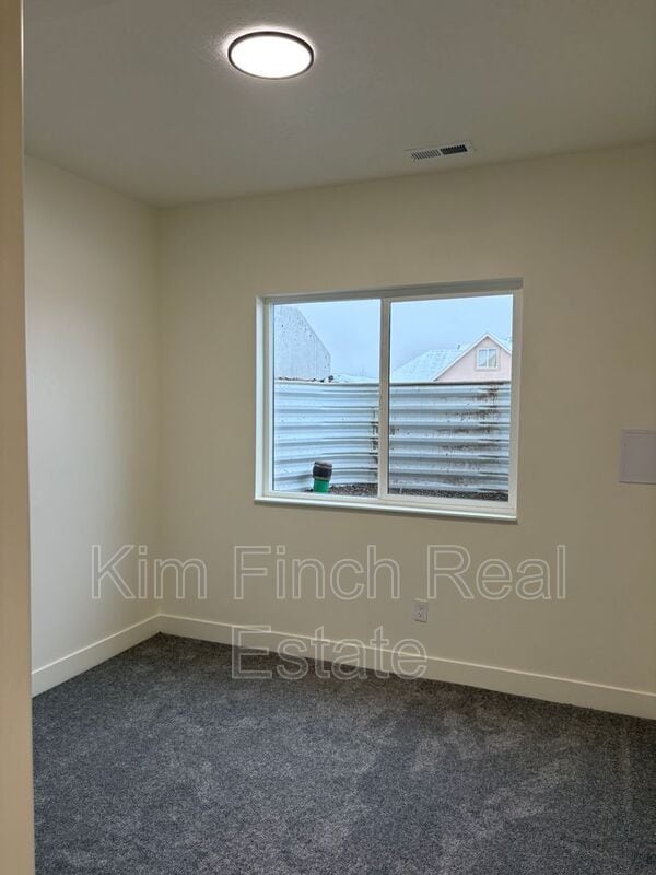 Building Photo - 202 N 910 E