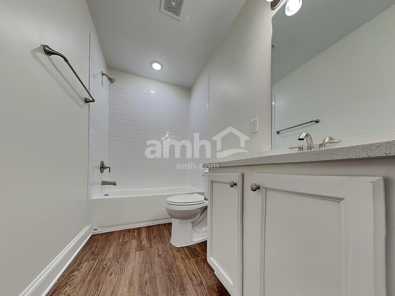 Building Photo - 3204 Brierhill Rd