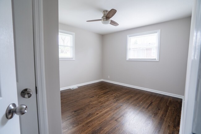 Building Photo - 3914 Creekside Dr