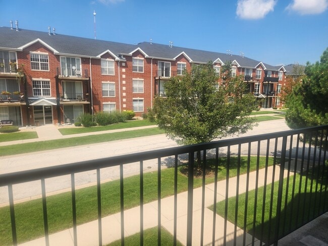 Building Photo - 16661 Liberty Cir