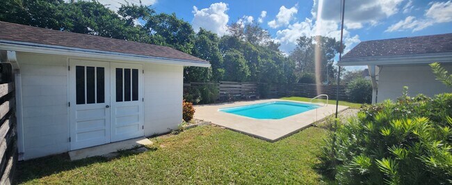 Ample space for the BBQ and get togethers - 5914 Wilson Dr