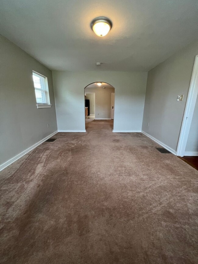 Building Photo - 1257 W 6th St