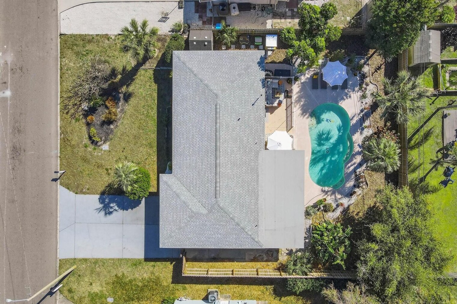 Building Photo - 13833 Dominica Dr