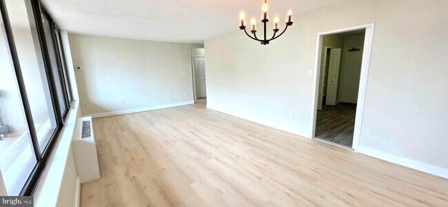 Building Photo - 3705 S George Mason Dr