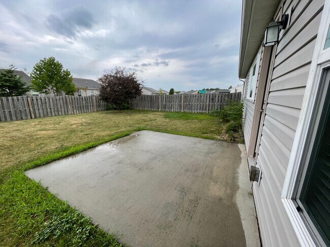 Building Photo - 3 Bedroom Home In Lindberg Village