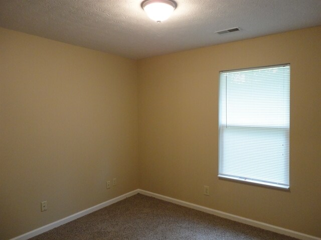 Building Photo - 755 Apple Ln