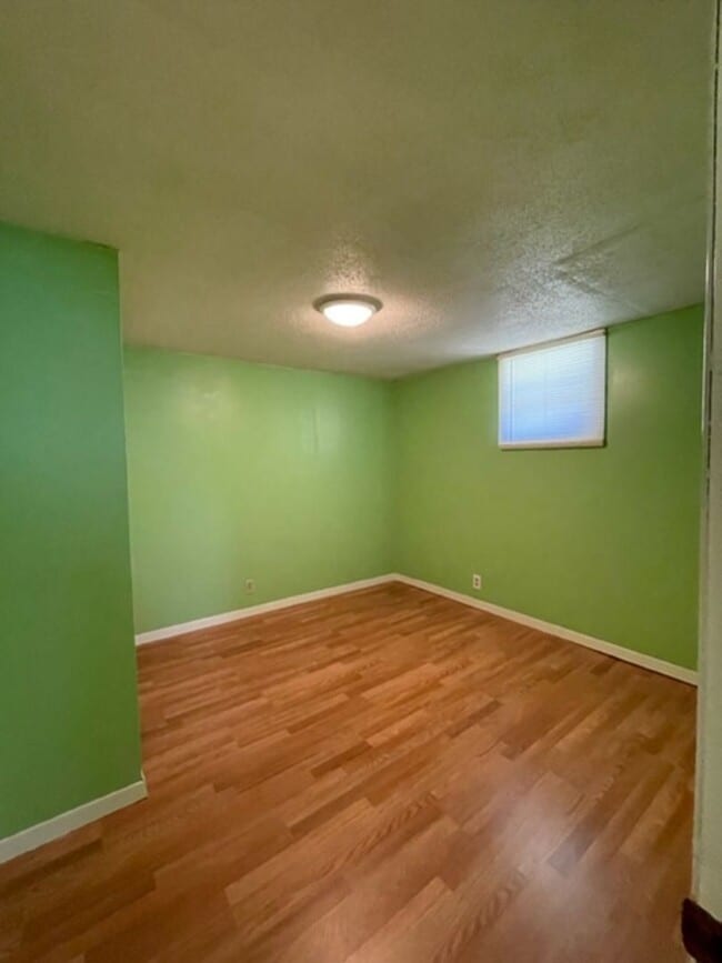 Building Photo - 1 Bedroom 1 bath apartment in Maryville Credit and Background Check required. Call Debra Johnson ...