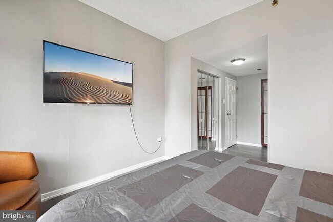 Building Photo - 1530 Key Blvd