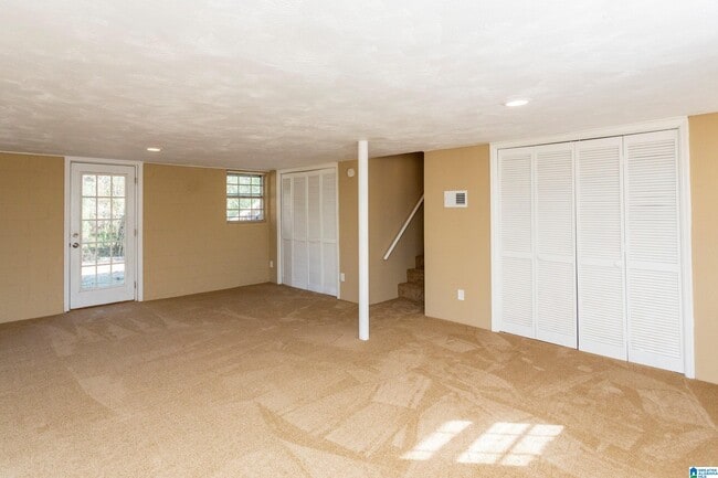 Building Photo - 3001 Sartain Dr