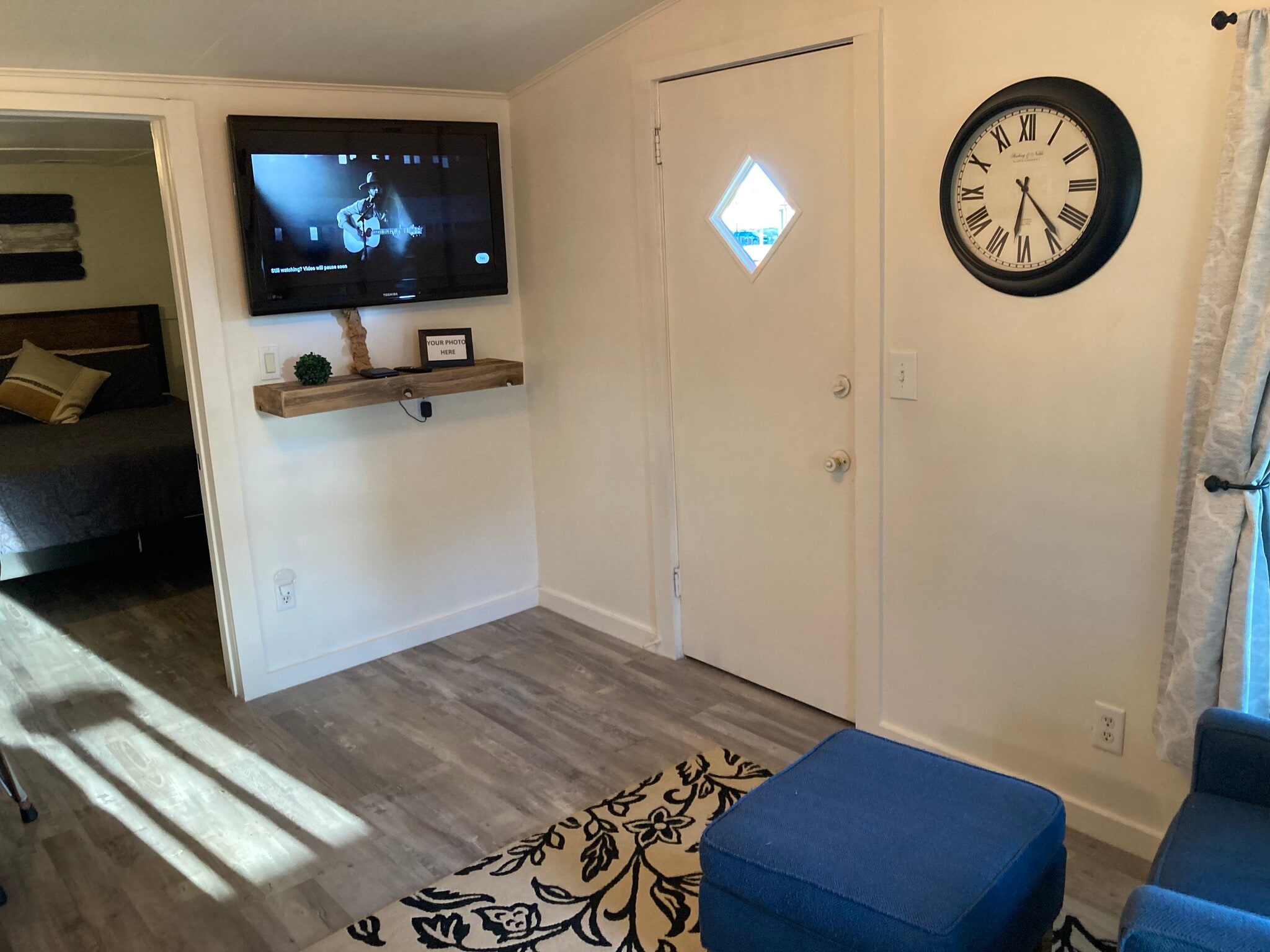 Building Photo - 405 W Aspen Ave