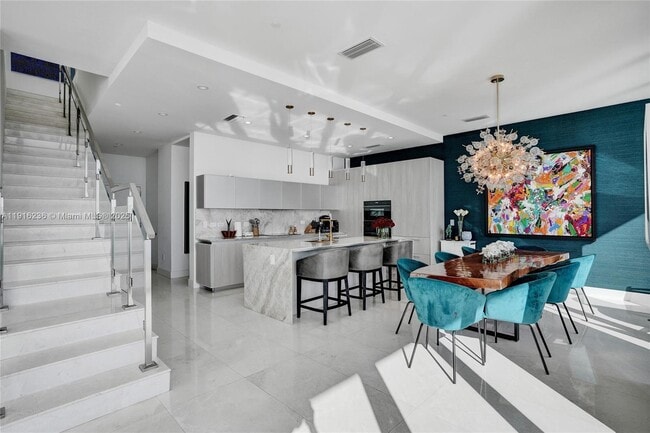 Building Photo - 3131 NE 7th Ave