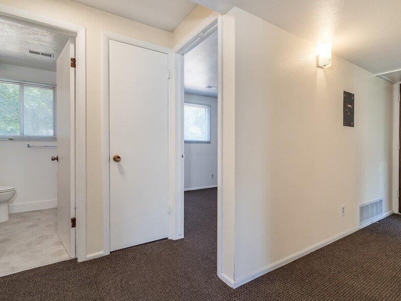 Building Photo - 938 23rd St