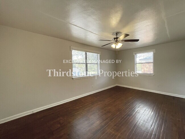 Building Photo - 809 McDuff Ave S
