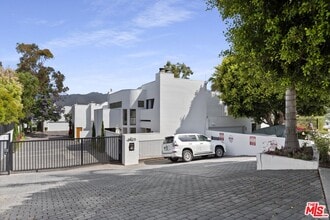 Building Photo - 29221 Heathercliff Rd
