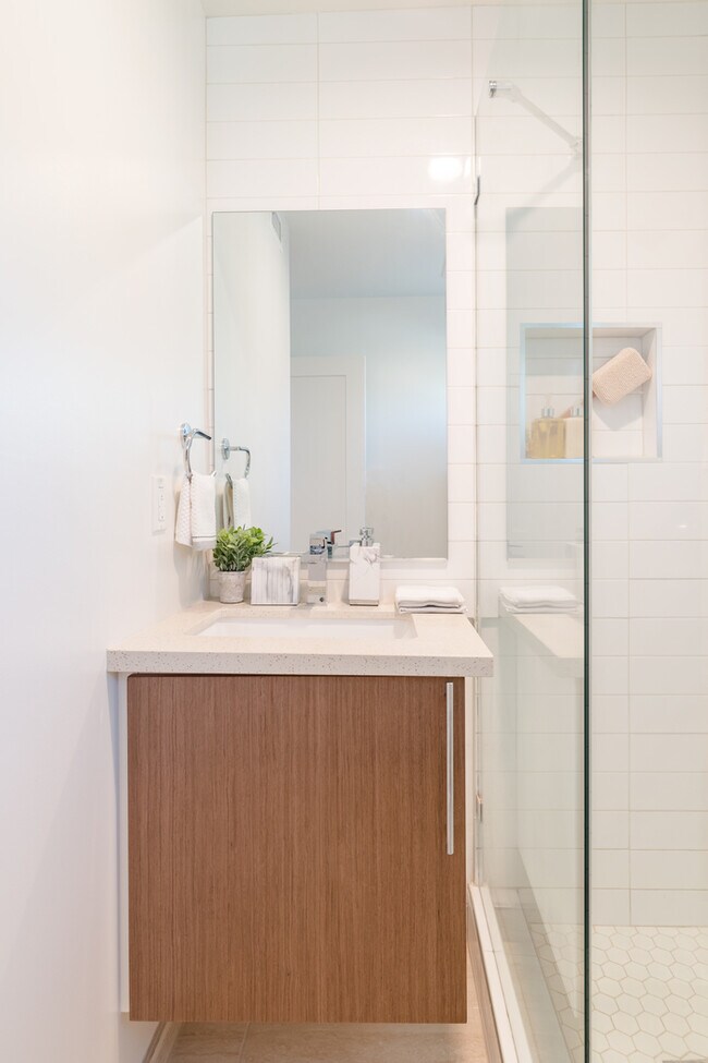 Building Photo - Two Bedroom Town Home-style Like Near NoHo...