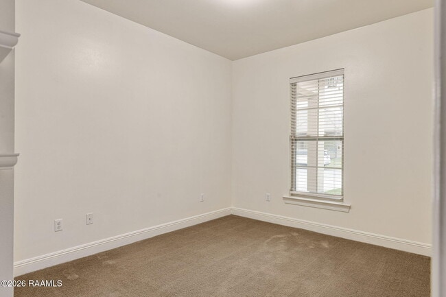 Building Photo - 225 Woodhaven Rd