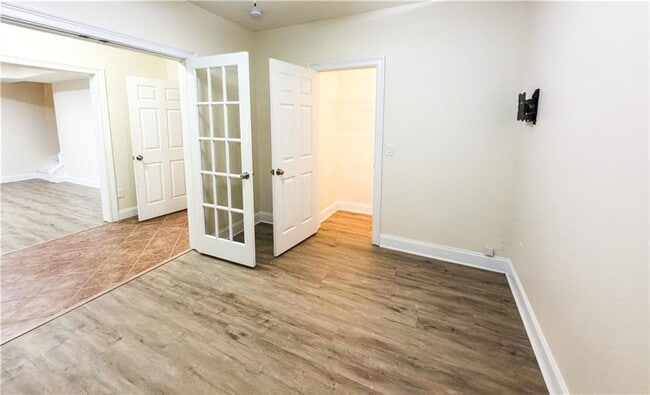 Building Photo - 2675 Rosalyn Ln